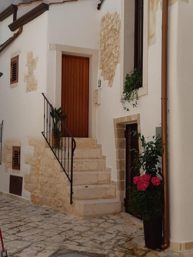 Donna Lucrezia Dimora A Corte B&B 콘베르사노 외부 사진