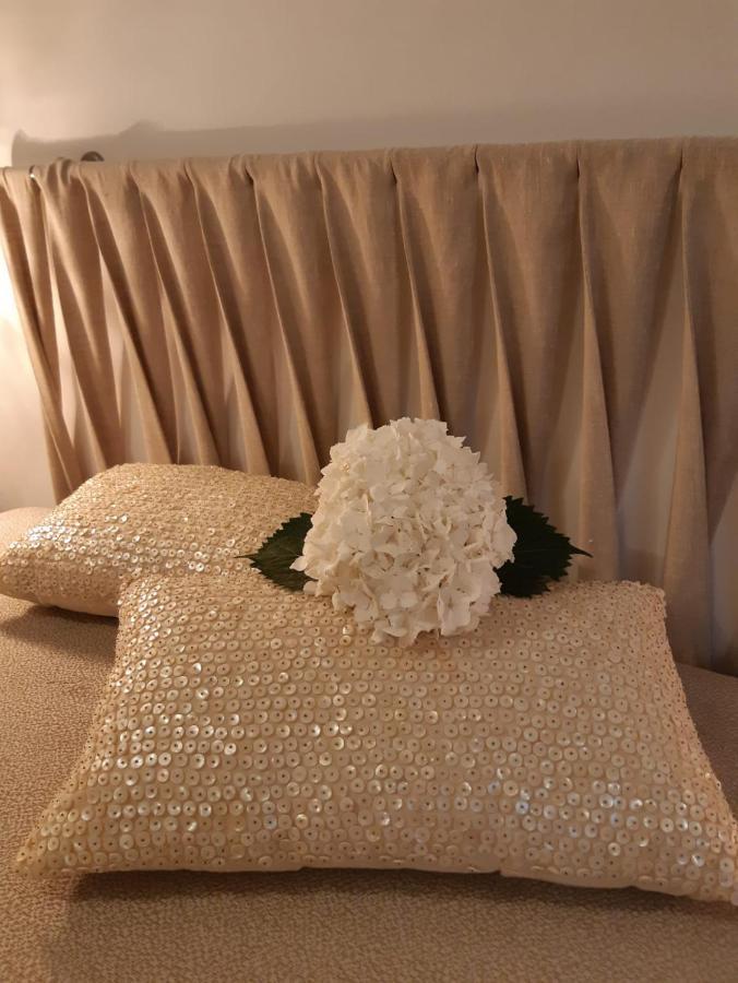Donna Lucrezia Dimora A Corte B&B 콘베르사노 외부 사진